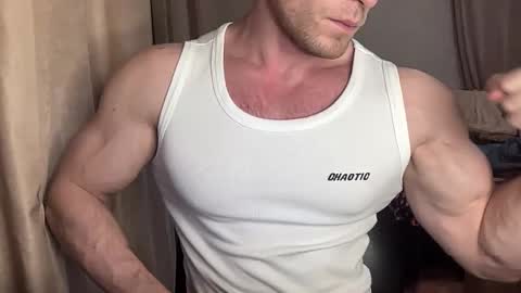 Snapshot of mrbiceps_23 chatting on 4, 1, 2025 Mrbiceps23 online show from 4, 1, 2025