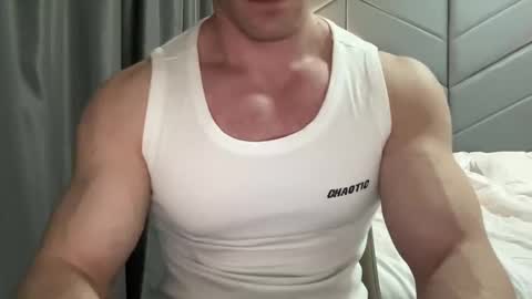 Snapshot of mrbiceps_23 chatting on 8, 1, 2025 Mrbiceps23 online show from 8, 1, 2025