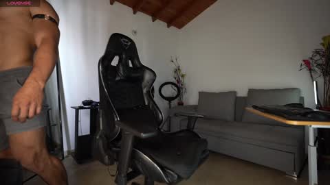 Luis    Instagram   online show from 1, 2, 2025