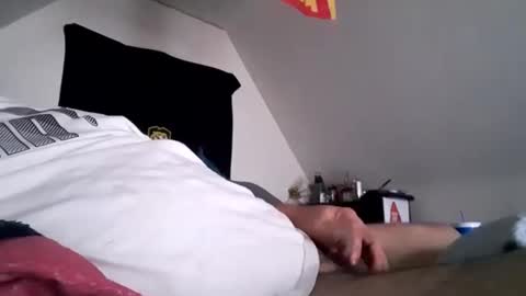Snapshot of mrmoonrockz chatting on 17, 12, 2024 719 guy online show from 17, 12, 2024