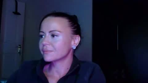 mrs_bunny_swing online show from 15, 4, 2026