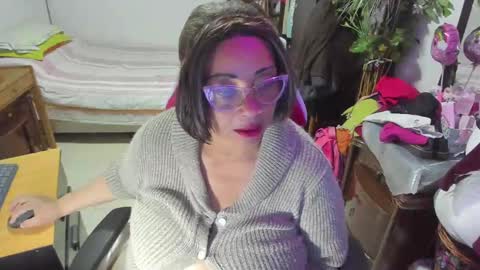 Snapshot of mrs_mommy chatting on 7, 3, 2025 mrs_mommy online show from 7, 3, 2025