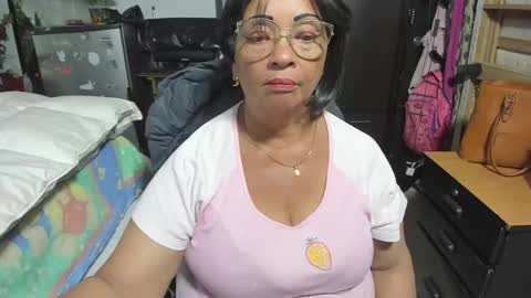 Snapshot of mrs_mommy chatting on 24, 10, 2025 mrs_mommy online show from 24, 10, 2025