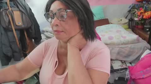 mrs_mommy online show from 1, 6, 2026
