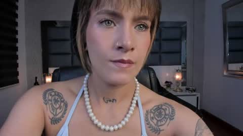 Snapshot of mrs_regina_clk chatting on 19, 6, 2026 Regina online show from 19, 6, 2026