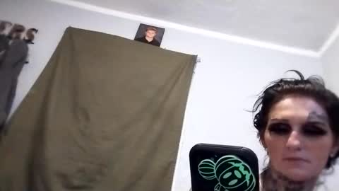 Snapshot of mrssavage97 chatting on 5, 10, 2025 mrssavage97 online show from 5, 10, 2025