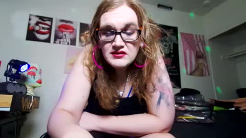 Cunty Luxxe online show from 23, 9, 2025