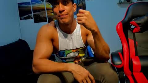 Snapshot of mstr_machotefit chatting on 8, 11, 2025 mstr_machotefit online show from 8, 11, 2025