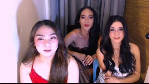Snapshot of multicummer_devi chatting on 15, 4, 2026 multicummer_devi online show from 15, 4, 2026