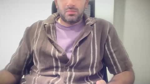 Snapshot of munnabobby2008 chatting on 17, 11, 2025 munnabobby2008 online show from 17, 11, 2025