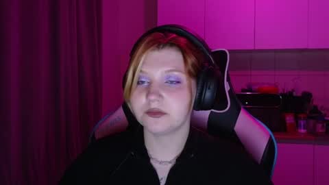 Snapshot of mura_muur chatting on 25, 5, 2026 Milana online show from 25, 5, 2026
