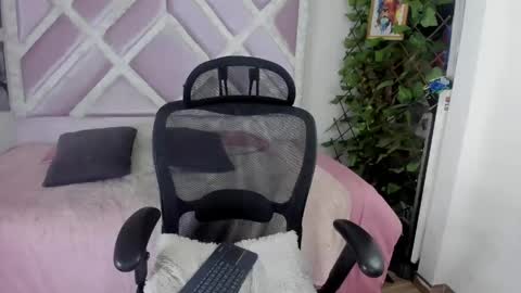 muriell_69 online show from 4, 6, 2026