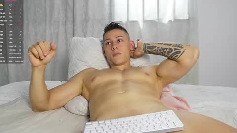 Snapshot of muscle_king_cum chatting on 20, 10, 2025 muscle_king_cum online show from 20, 10, 2025