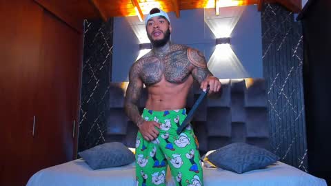 Snapshot of muscle_man19 chatting on 18, 12, 2024 Nick online show from 18, 12, 2024