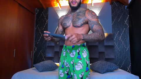 Snapshot of muscle_man19 chatting on 20, 12, 2024 Nick online show from 20, 12, 2024