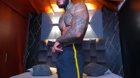 Snapshot of muscle_man19 chatting on 10, 1, 2025 Nick online show from 10, 1, 2025