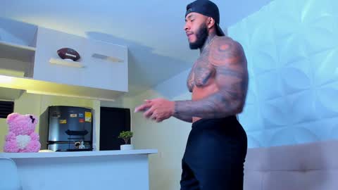 Snapshot of muscle_man19 chatting on 6, 2, 2025 Nick online show from 6, 2, 2025