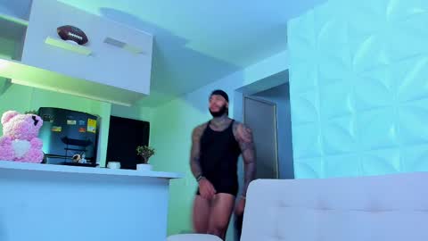 Snapshot of muscle_man19 chatting on 1, 3, 2025 Nick online show from 1, 3, 2025