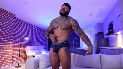 Snapshot of muscle_man19 chatting on 11, 9, 2025 Nick online show from 11, 9, 2025