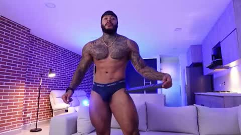 Snapshot of muscle_man19 chatting on 12, 9, 2025 Nick online show from 12, 9, 2025