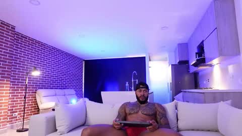 Snapshot of muscle_man19 chatting on 24, 9, 2025 Nick online show from 24, 9, 2025