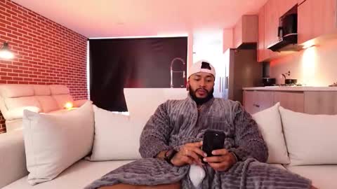 Snapshot of muscle_man19 chatting on 9, 10, 2025 Nick online show from 9, 10, 2025