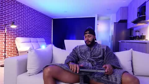 Snapshot of muscle_man19 chatting on 25, 10, 2025 Nick online show from 25, 10, 2025