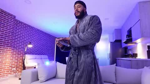 Snapshot of muscle_man19 chatting on 29, 10, 2025 Nick online show from 29, 10, 2025