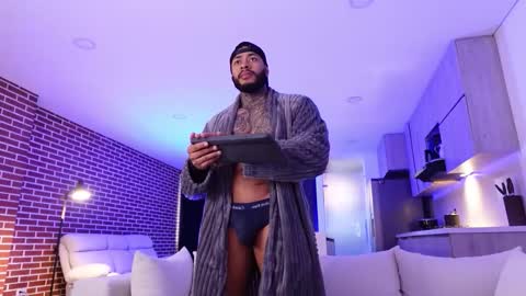 Snapshot of muscle_man19 chatting on 27, 11, 2025 Nick online show from 27, 11, 2025