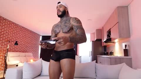 Snapshot of muscle_man19 chatting on 3, 12, 2025 Nick online show from 3, 12, 2025