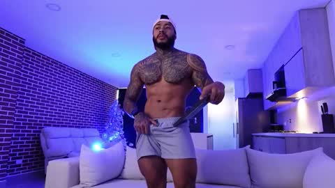 Snapshot of muscle_man19 chatting on 5, 12, 2025 Nick online show from 5, 12, 2025