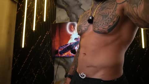 Snapshot of muscle_man19 chatting on 19, 5, 2026 Nick online show from 19, 5, 2026