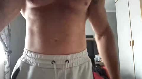 muscledaddy69s online show from 16, 12, 2025
