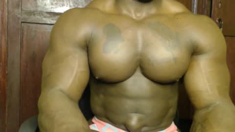 musclegod23 online show from 12, 9, 2025