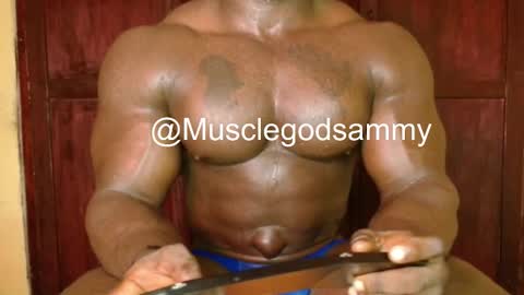 musclegod23 online show from 5, 1, 2026