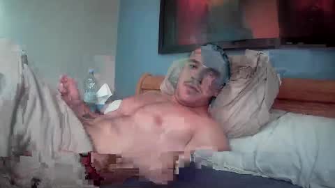 Snapshot of muscleshow00 chatting on 5, 3, 2025 muscleshow00 online show from 5, 3, 2025