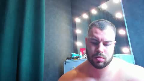 Snapshot of muscularjohnforu chatting on 10, 2, 2025 click icon for peach online show from 10, 2, 2025