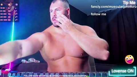 Snapshot of muscularjohnforu chatting on 18, 9, 2025 click icon for peach online show from 18, 9, 2025