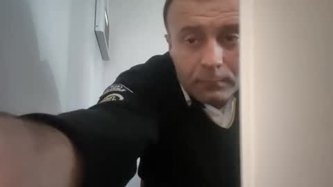 handsome sexy muscular man online show from 10, 5, 2026