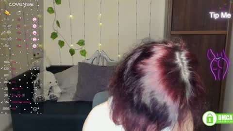 Snapshot of muse_kitty_jenia chatting on 5, 2, 2025 Jenya online show from 5, 2, 2025