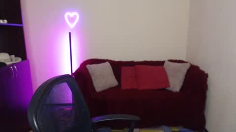 Snapshot of muse_kitty_jenia chatting on 19, 2, 2025 Jenya online show from 19, 2, 2025