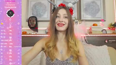 Snapshot of musedollx chatting on 19, 10, 2025 Luna online show from 19, 10, 2025