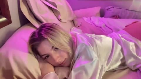 Erotic Desires  online show from 27, 1, 2025