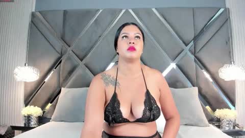 Snapshot of mya_evans chatting on 24, 11, 2025 Mariana Evans online show from 24, 11, 2025