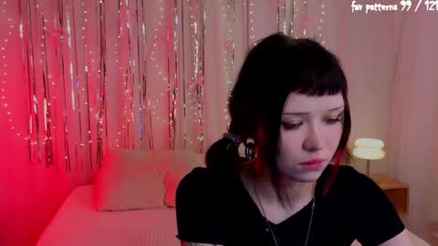 Mia online show from 4, 4, 2026