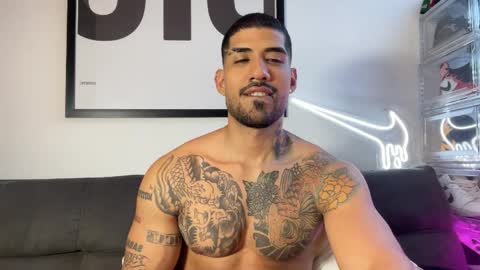 Myke esthetic online show from 3, 10, 2025