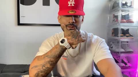 Myke esthetic online show from 5, 10, 2025