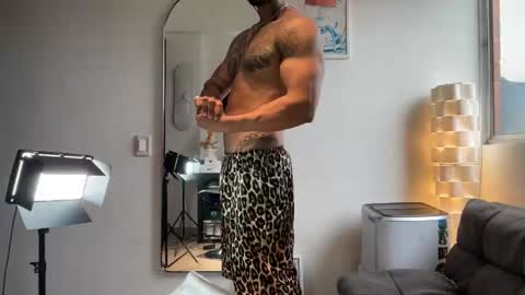 Myke esthetic online show from 18, 2, 2026