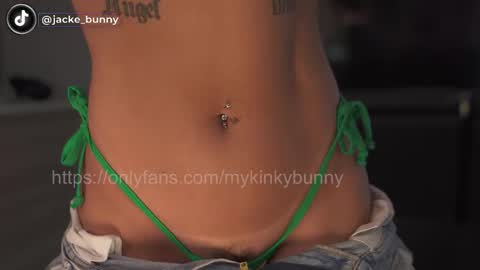 jacke BUNNY online show from 14, 11, 2025