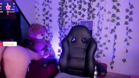 Snapshot of myla_mayfield chatting on 6, 10, 2025 Myla online show from 6, 10, 2025